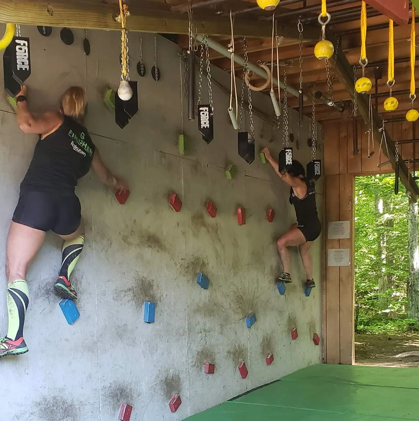 Traverse wall